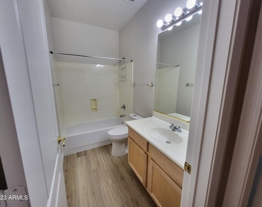 833 E Sheffield Avenue - Photo Thumbnail 22