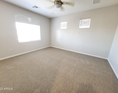833 E Sheffield Avenue - Photo Thumbnail 27