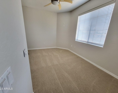 833 E Sheffield Avenue - Photo Thumbnail 29
