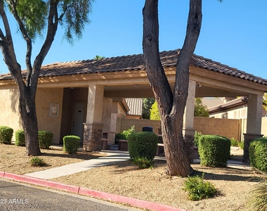 833 E Sheffield Avenue - Photo Thumbnail 44