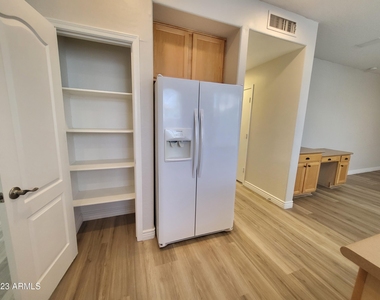 833 E Sheffield Avenue - Photo Thumbnail 14