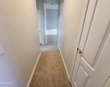 833 E Sheffield Avenue - Photo Thumbnail 36