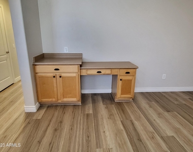 833 E Sheffield Avenue - Photo Thumbnail 13
