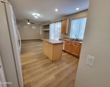 833 E Sheffield Avenue - Photo Thumbnail 8