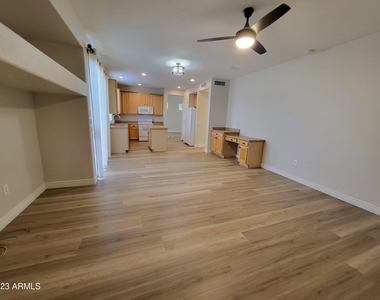 833 E Sheffield Avenue - Photo Thumbnail 10