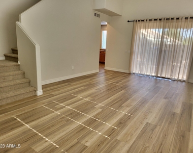833 E Sheffield Avenue - Photo Thumbnail 2