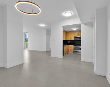 511 Se 5th Avenue - Photo Thumbnail 1