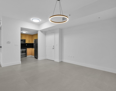 511 Se 5th Avenue - Photo Thumbnail 2