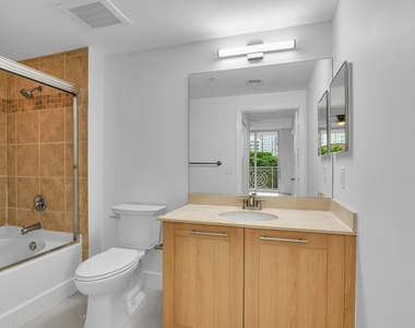 511 Se 5th Avenue - Photo Thumbnail 8