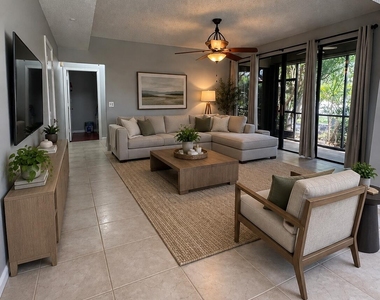1000 Nw 105th Way - Photo Thumbnail 3