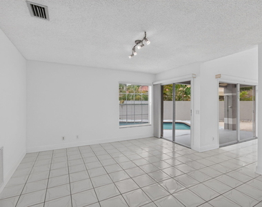 10621 Wheelhouse Circle - Photo Thumbnail 28