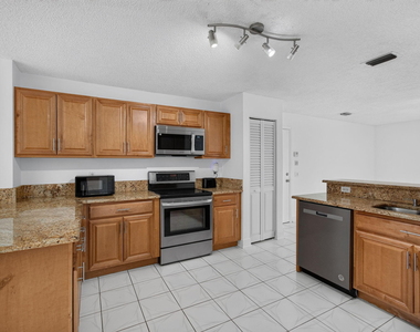 10621 Wheelhouse Circle - Photo Thumbnail 19