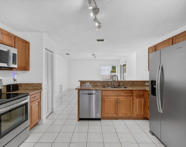 10621 Wheelhouse Circle - Photo Thumbnail 24