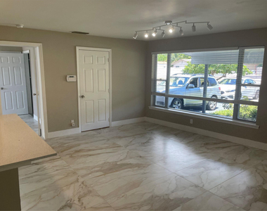 1010 Ne 24th Street - Photo Thumbnail 12