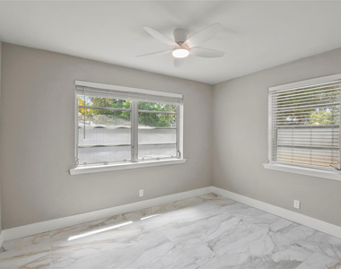 1010 Ne 24th Street - Photo Thumbnail 15