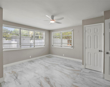 1010 Ne 24th Street - Photo Thumbnail 14