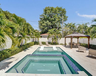 1535 Hollywood Boulevard - Photo Thumbnail 23