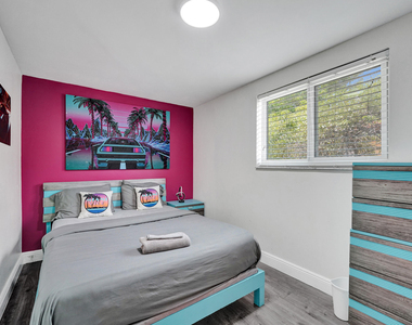 1535 Hollywood Boulevard - Photo Thumbnail 21