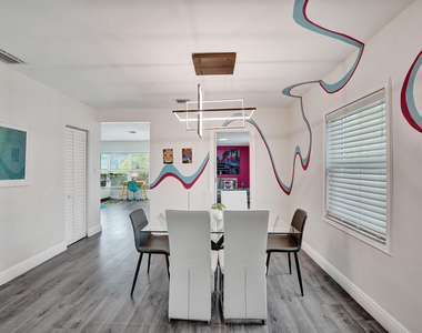 1535 Hollywood Boulevard - Photo Thumbnail 7