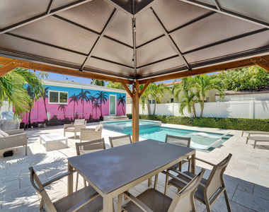 1535 Hollywood Boulevard - Photo Thumbnail 27