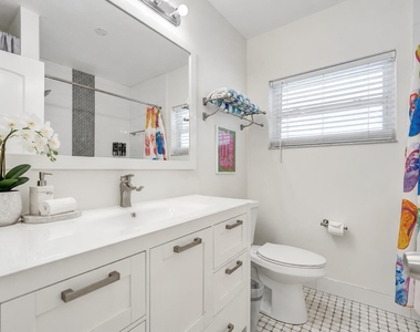 1535 Hollywood Boulevard - Photo Thumbnail 18