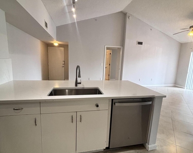 2640 S University Drive - Photo Thumbnail 3