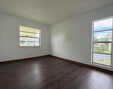 7240 Pineforest Circle - Photo Thumbnail 18