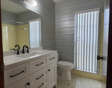 7240 Pineforest Circle - Photo Thumbnail 16