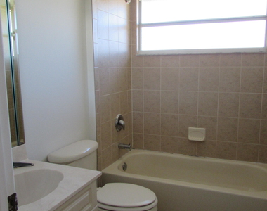 2311 Sw Susset Lane - Photo Thumbnail 9