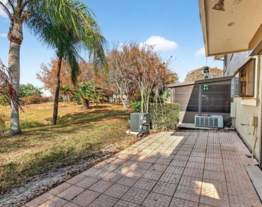 1431 Se Ashville Court - Photo Thumbnail 37