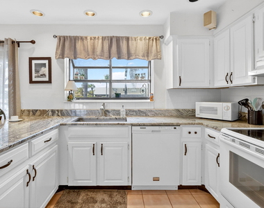 1431 Se Ashville Court - Photo Thumbnail 16