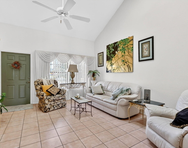 1431 Se Ashville Court - Photo Thumbnail 7