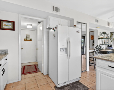1431 Se Ashville Court - Photo Thumbnail 15