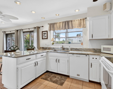 1431 Se Ashville Court - Photo Thumbnail 14