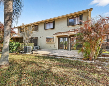 1431 Se Ashville Court - Photo Thumbnail 42