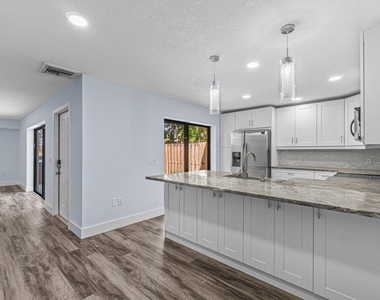2929 Sw 22nd Circle - Photo Thumbnail 4