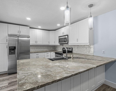 2929 Sw 22nd Circle - Photo Thumbnail 3