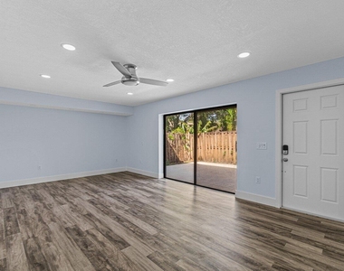 2929 Sw 22nd Circle - Photo Thumbnail 7