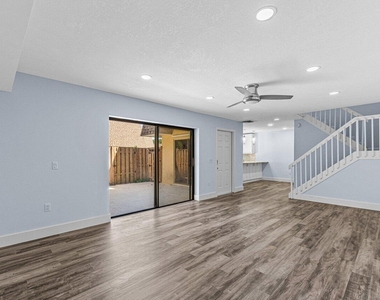 2929 Sw 22nd Circle - Photo Thumbnail 8
