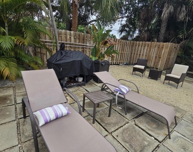 2716 Ne 30th Place - Photo Thumbnail 18