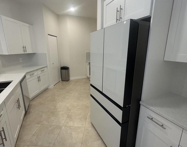 2931 Sw 18th Terrace - Photo Thumbnail 5