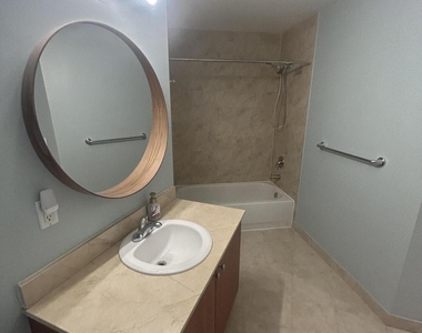 2931 Sw 18th Terrace - Photo Thumbnail 9