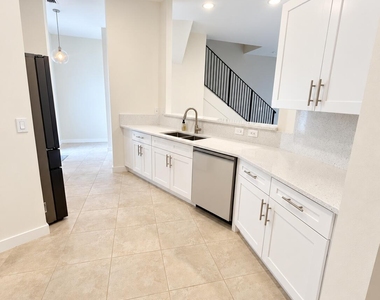 2931 Sw 18th Terrace - Photo Thumbnail 4