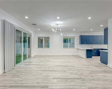 500 Sw 4th Avenue - Photo Thumbnail 4
