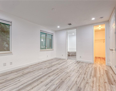 500 Sw 4th Avenue - Photo Thumbnail 17