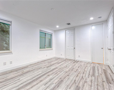 500 Sw 4th Avenue - Photo Thumbnail 18