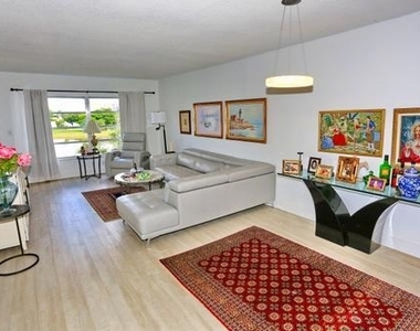 2801 N Palm Aire Drive - Photo Thumbnail 24