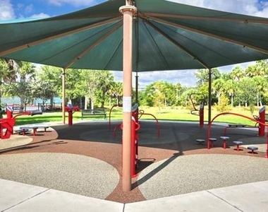 2801 N Palm Aire Drive - Photo Thumbnail 33