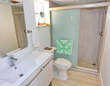 2801 N Palm Aire Drive - Photo Thumbnail 13