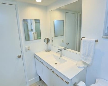 2801 N Palm Aire Drive - Photo Thumbnail 18